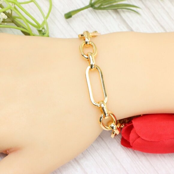 "Trendy Handmade Bracelet – A Thoughtful Gift for Girls & Women | UNVRC1638 - Picture 1 of 10